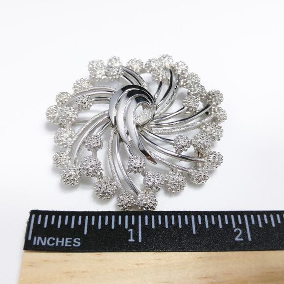 Crown Trifari  Spiral Brooch, Rhodium Plated, Silver Tone, 1960 Vintage - Picture 8 of 10